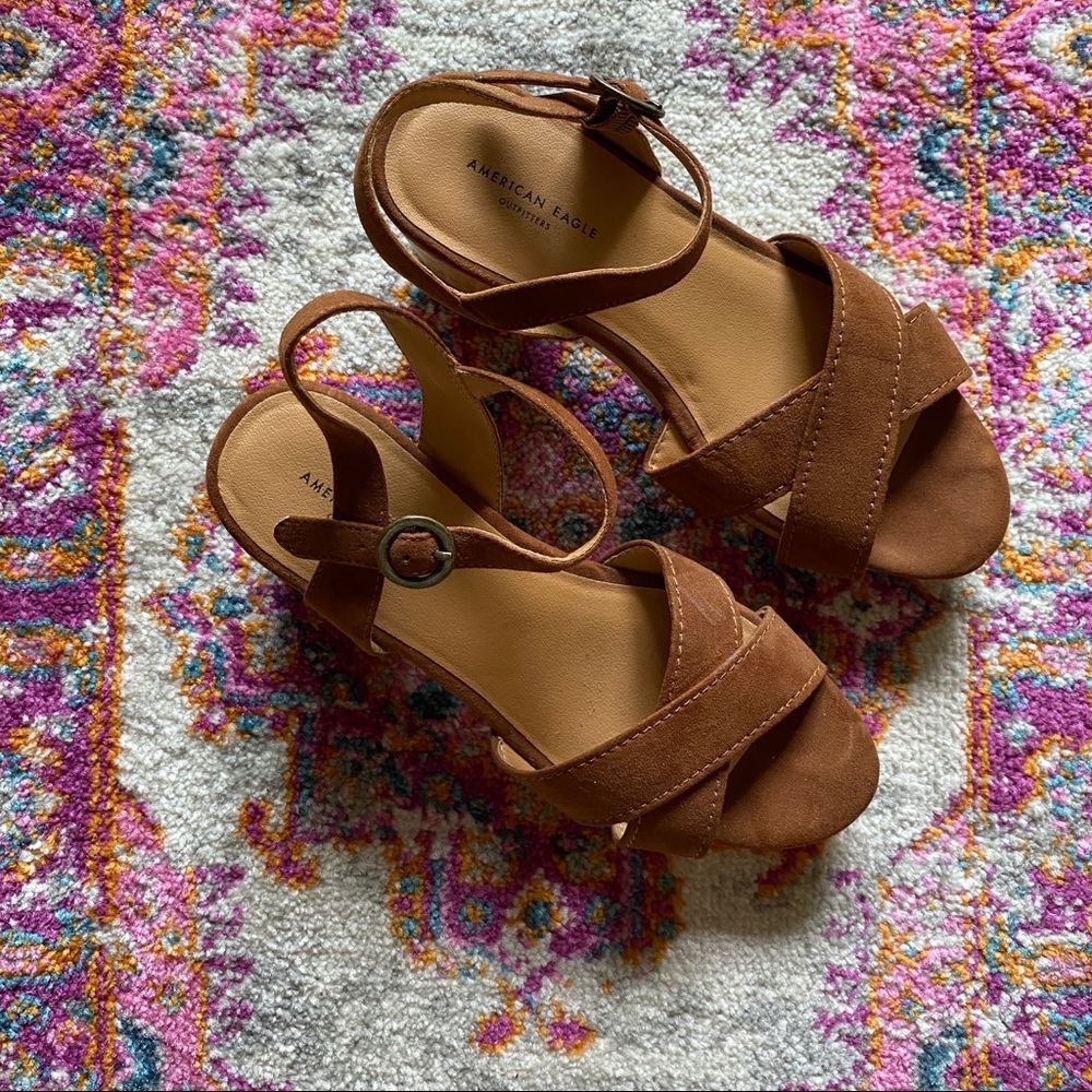 AMERICAN EAGLE • platform heels - Picture 2 of 7